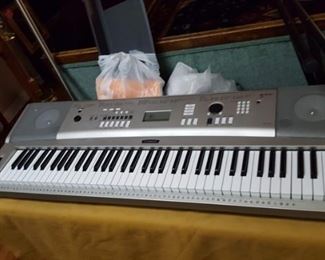 Yamaha keyboard...like new