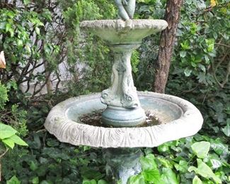 Wonderful Fountain, but NOT owned by Eva Gabor.