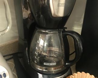 several kitchen appliances/good