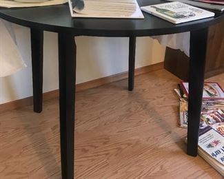 wood black rd table app 40"