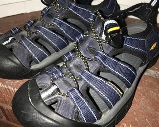 Keen....size 7 as new