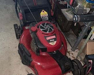 Powered mower in excellent condition