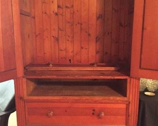 Armoire/Blanket Chest