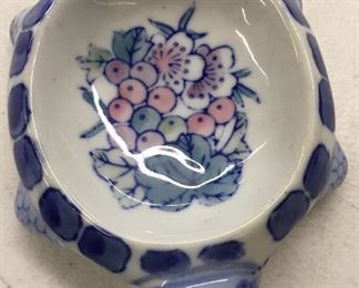 Porcelain Trinket Turtle Holder