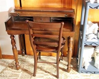 Spinet Desk