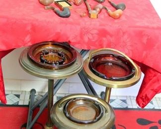 Ashtrays & Pipes