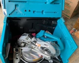 #91	PORTABLE Makita 7.5 inch compound mitter saw 	 $150.00 
