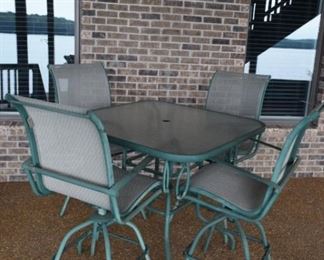 Outdoor Pedestal Table and Stools