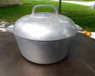 Cast Aluminum Pot 