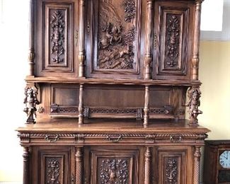 carvedhutch
