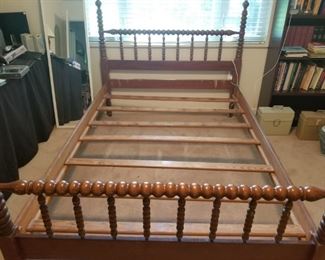 Full size wooden spindled bed frame - really beautiful