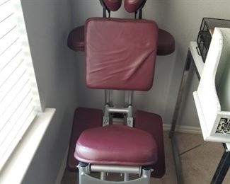 Stronglite massage chair (comes with carrying case)
