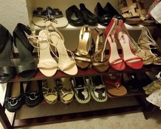 ladies' shoes- mostly sizes 6-7