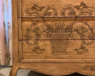 Lexington Furniture, Detail