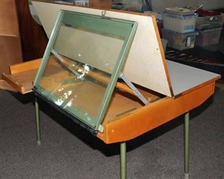 MID-CENTURY GRAMERCY  ARTIST TABLE GERMANY WITH GLASS TRACING EASEL 