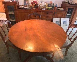 Harry dining table