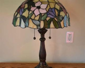TIFFANY  STYLE LAMP