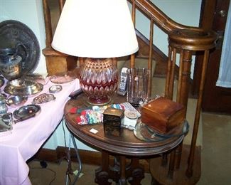 WALNUT VICTORIAN PARLOR TABLE, SMALL BOXES. LAMP & MISC.