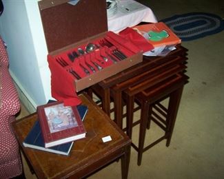 NEST OF BANDED MAHOGANY TABLES, SILVER-PLATE FLATWARE & BOOKS