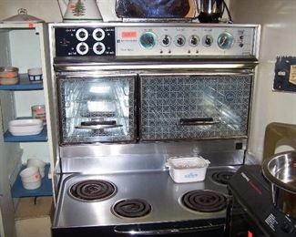 MID-CENTURY FRIGIDAIRE ELECTRIC RANGE