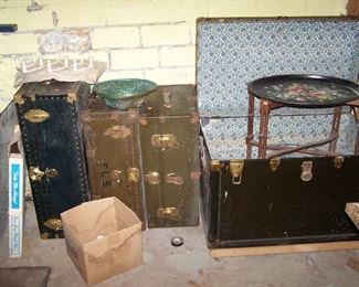 FOOT LOCKERS, TRUNK & TOLE TRAY