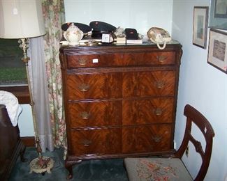 FLAME-GRAIN CHEST OF DRAWERS
