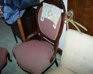 VICTORIAN LADIES' CHAIR