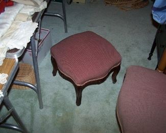 VICTORIAN FOOTSTOOL