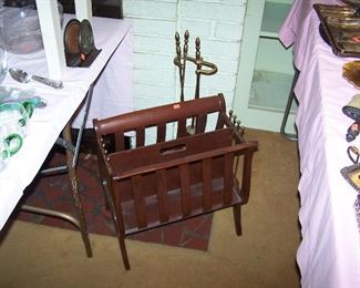 MAHOGANY MAGAZINE RACK