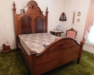 Immaculate Eastlake Bed