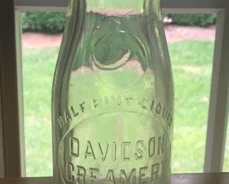 Davidson Creamery Half Pint Milk Bottle(Slug Plate/Rim Chip)