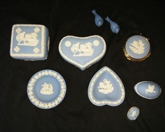 Wedgwood Vanity Set