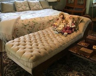 An incredible Victorian fainting couch!