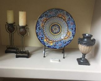 Large plate marked de Rutta