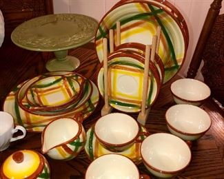 USA Pottery service for five with serving pieces