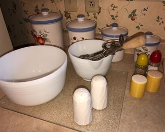 Milk glass mixing bowls