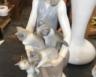 LLADRO …………………….