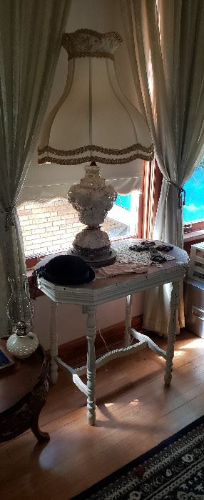 vintage ladies accessories, Capodimonte lamp (2), table