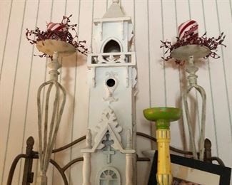 many decorative farmhouse pieces