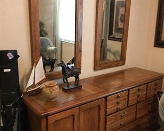 Oak dresser w/ double mirrors-horse-pottery