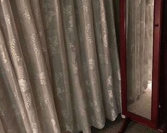 Cheval Jewelry Storage Mirror 