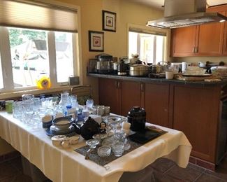 Dining Area: Glasses, Cups, Etc.