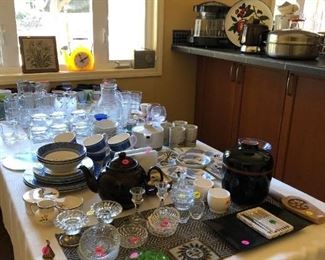 Dining Room: Glasses, Other Things