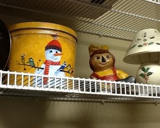 Holiday tins and lamps