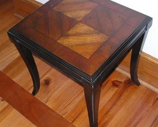 Hooker Furniture small End Table
