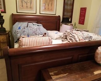 Sleigh Bed Queen Comforter Sets