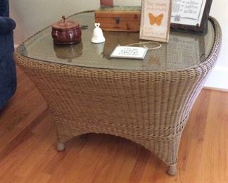 Squared wicker glass top table