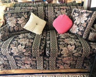 Floral print love seat 