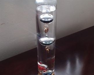 Galileo thermometer