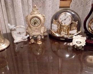 Array of clocks
